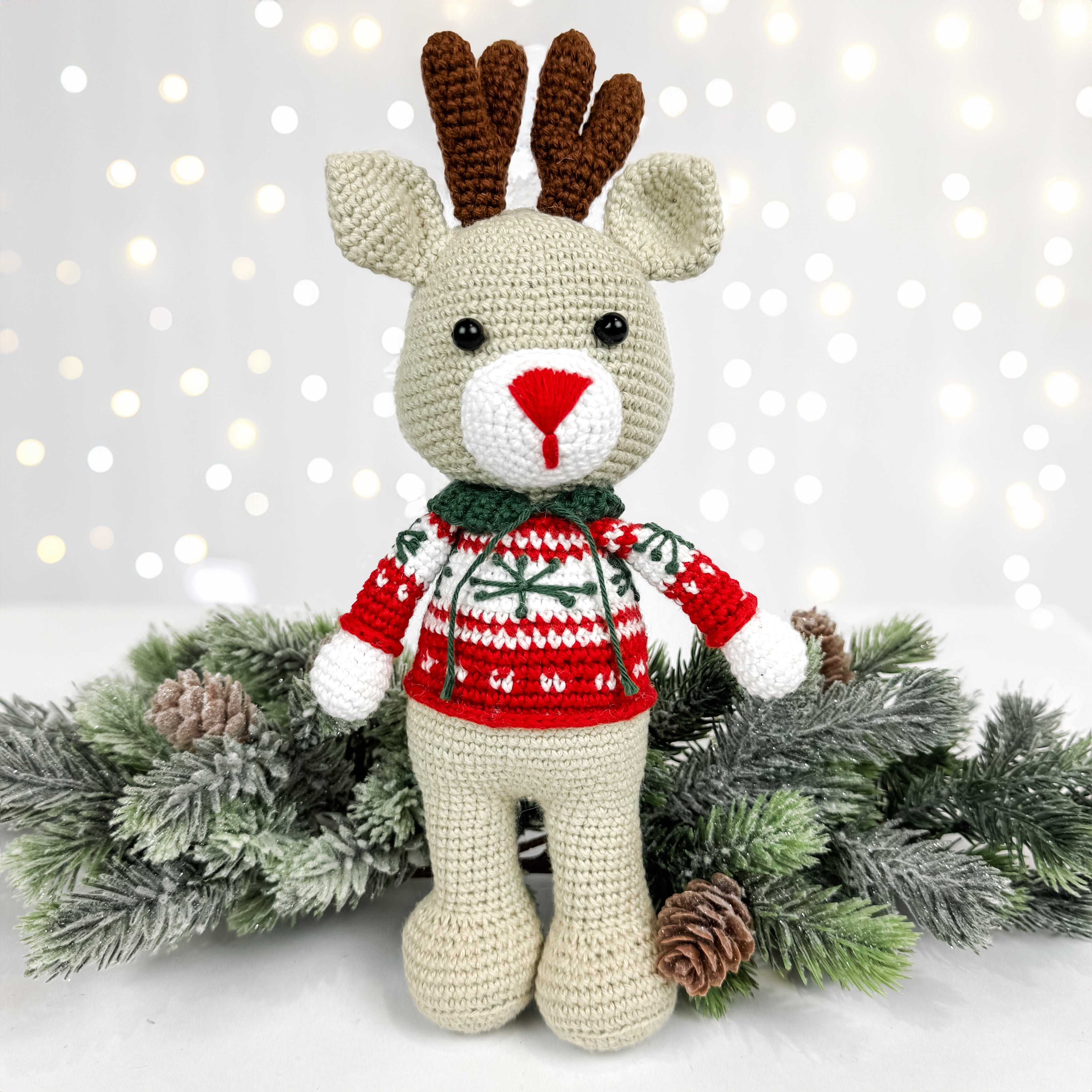 Amigurumi-Reindeer-with-Sweater2.jpg