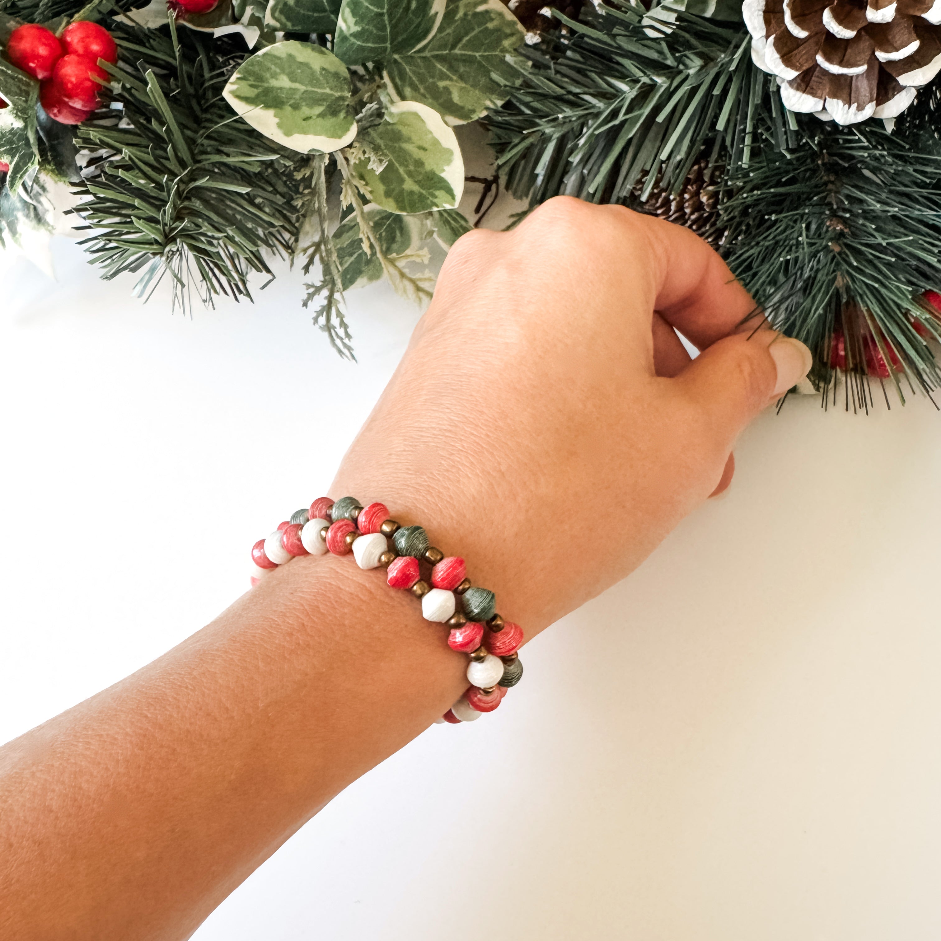Christmas Paper Bead Bracelet