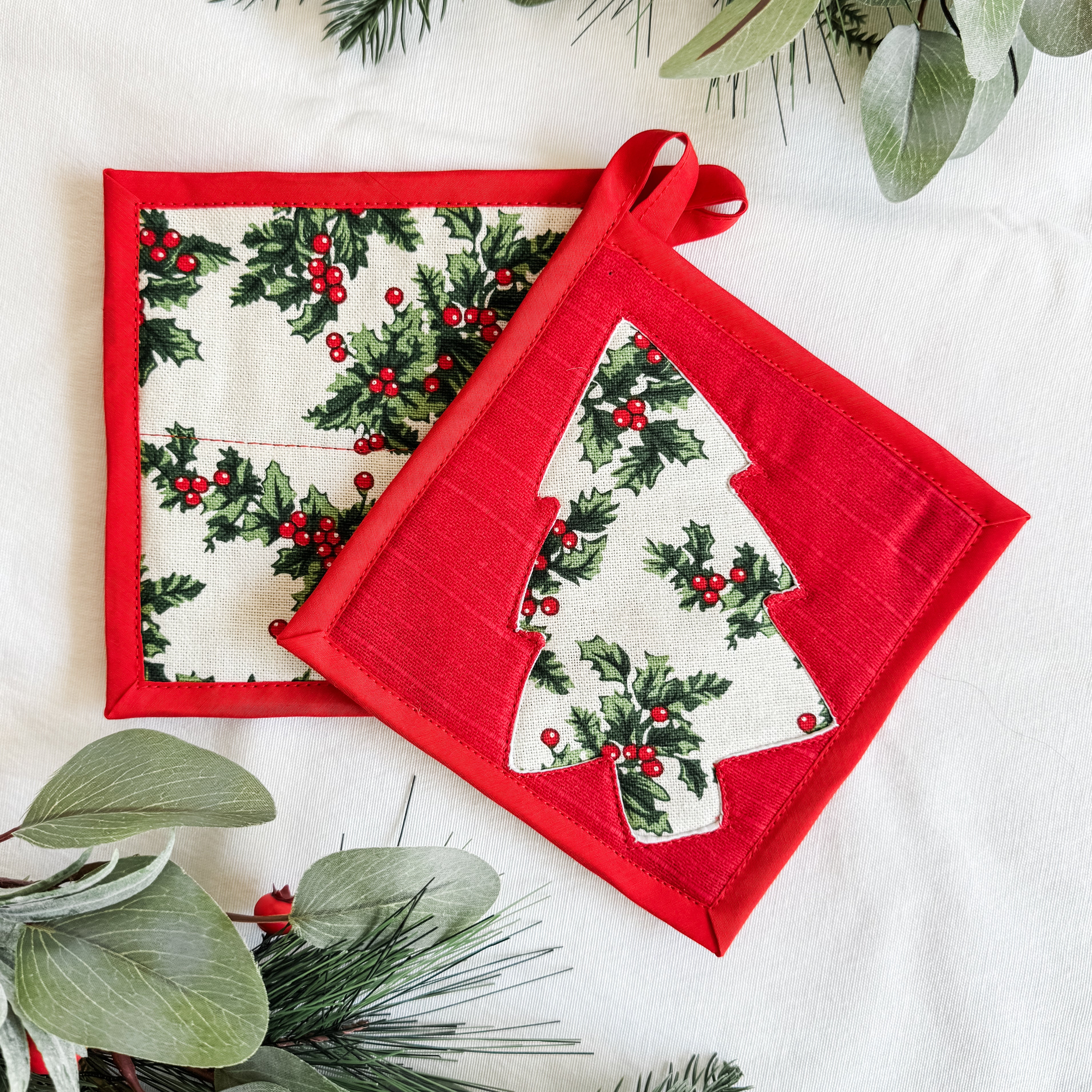 Christmas-Tree-Cut-Out-Potholders.jpg