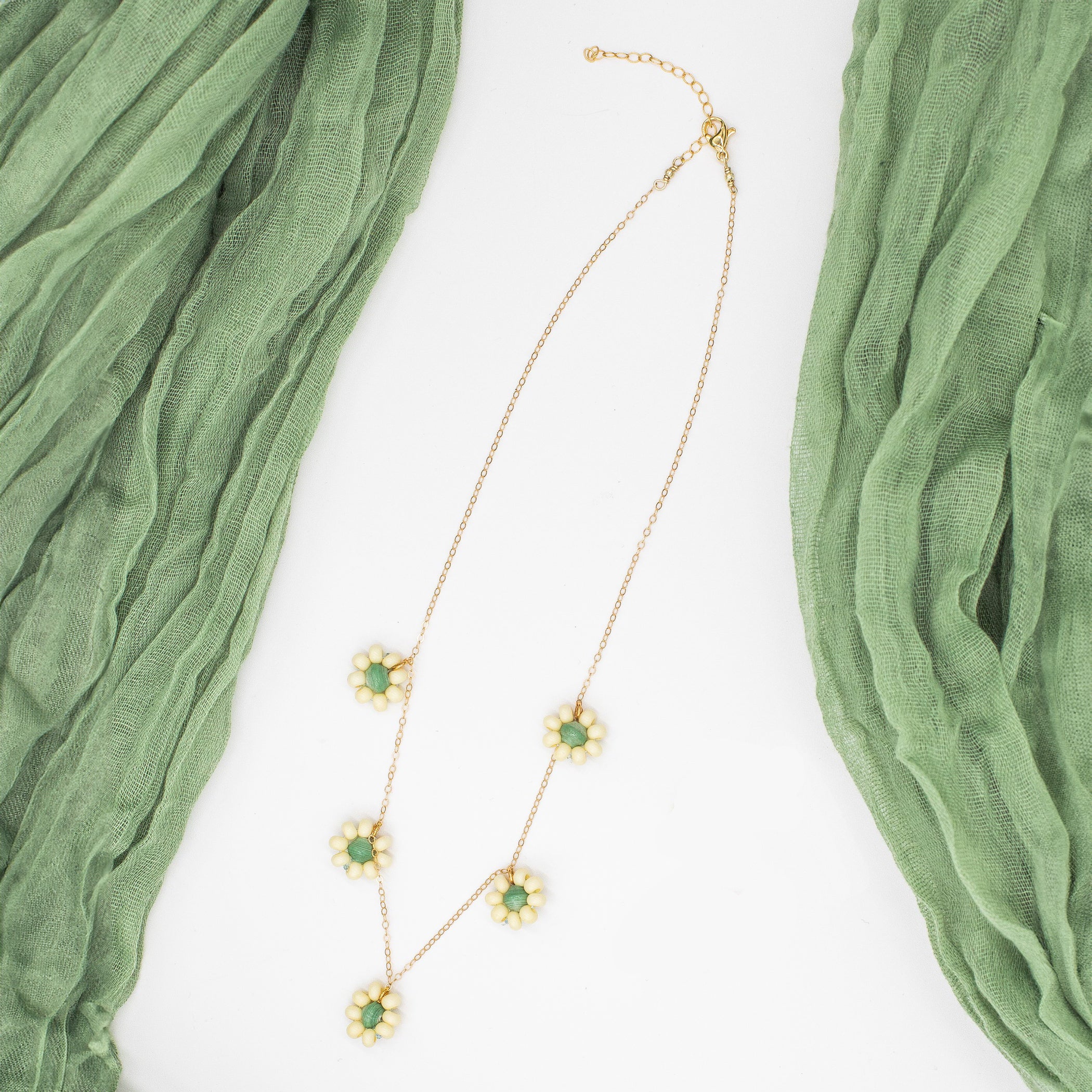 Daisy Necklace