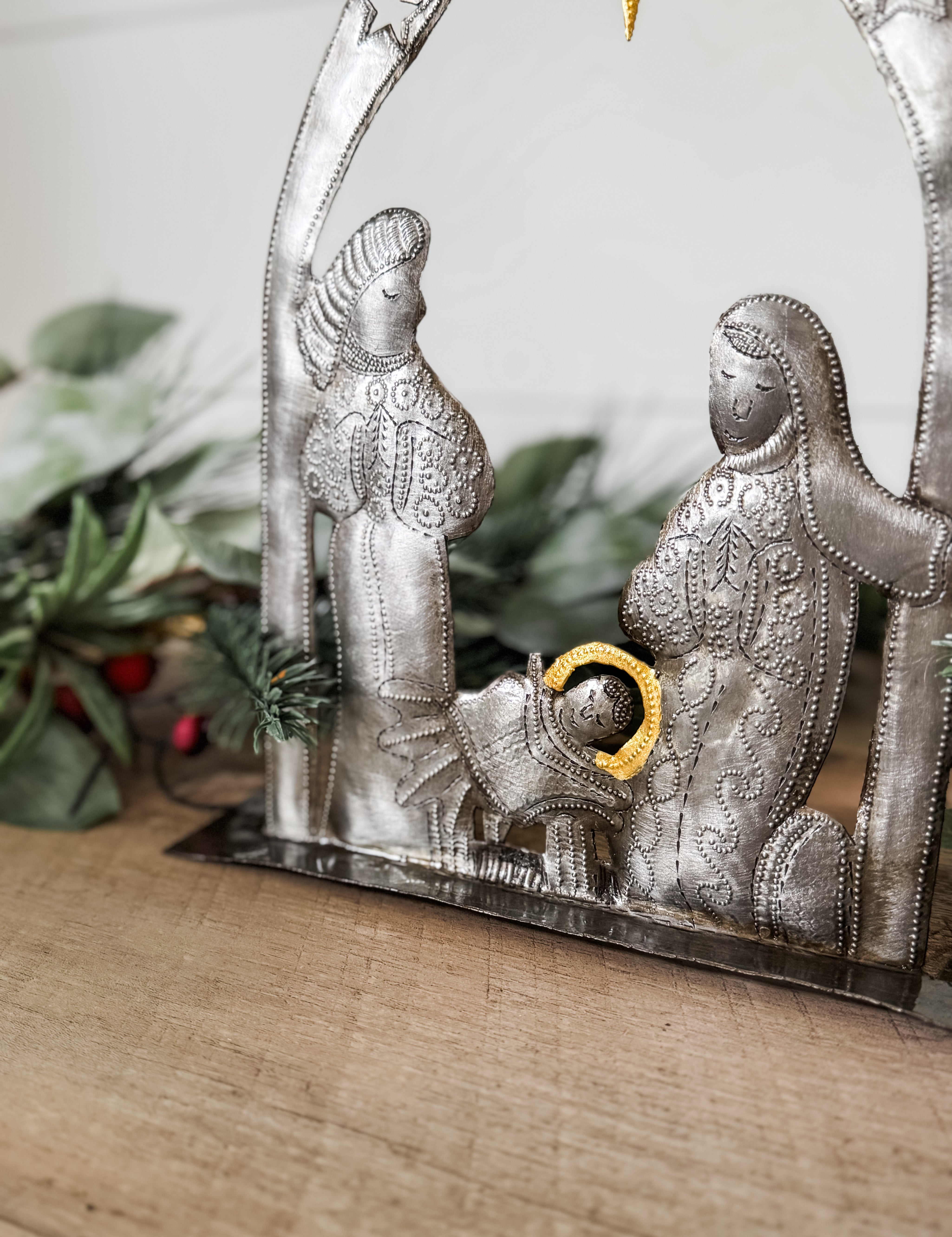 Simple Family Nativity Sculpture - FMSCMarketplace.org