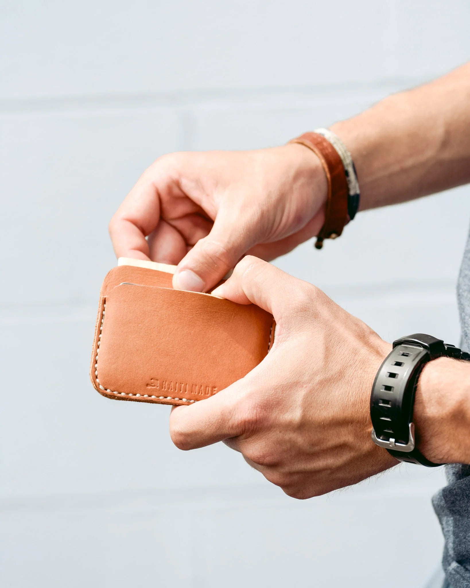 Haiti-Made-Svelte-Simple-Wallet-Cognac-L-3_jpg.webp