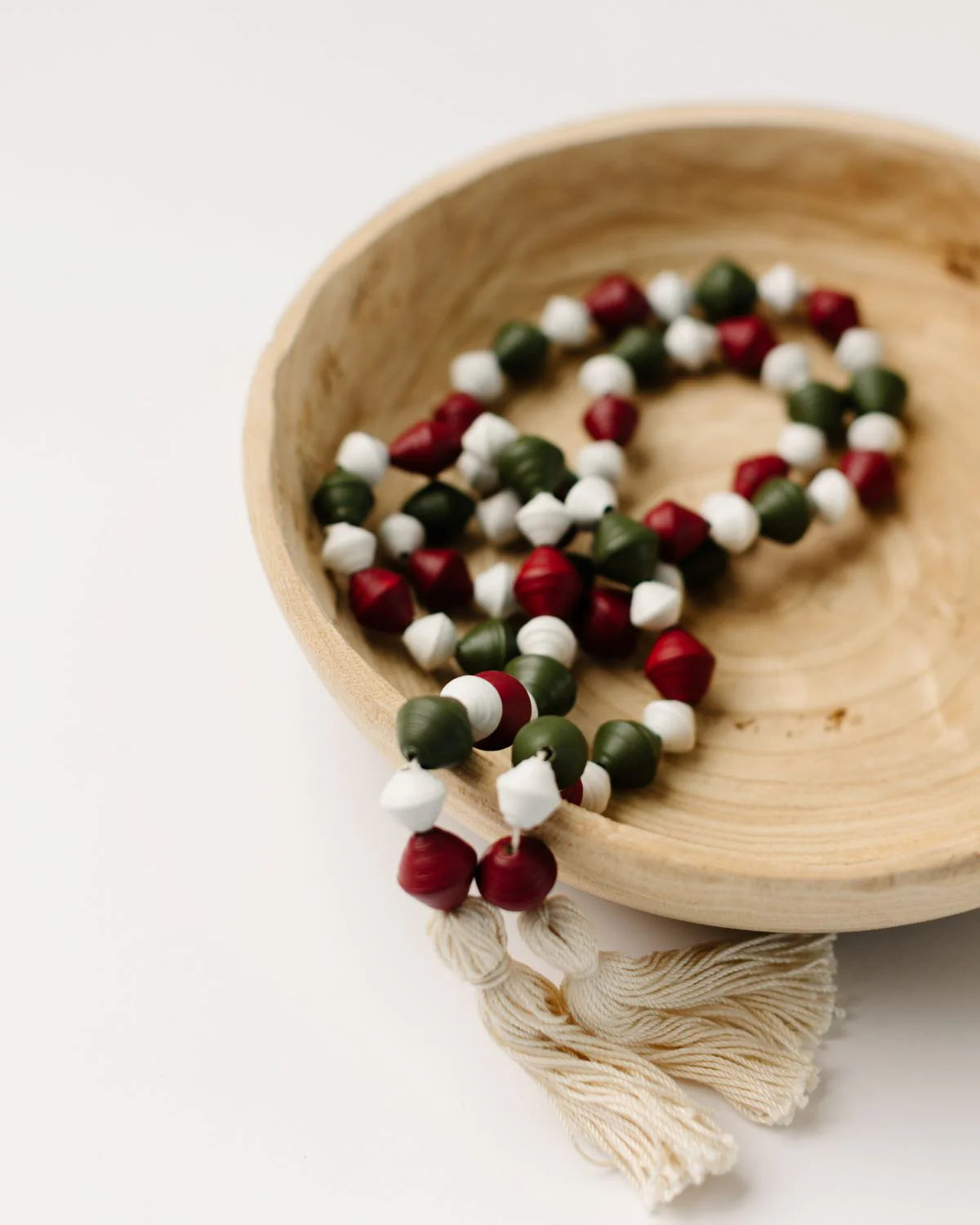 PaperbeadGarlandChristmasLifetsyleRS_jpg.webp