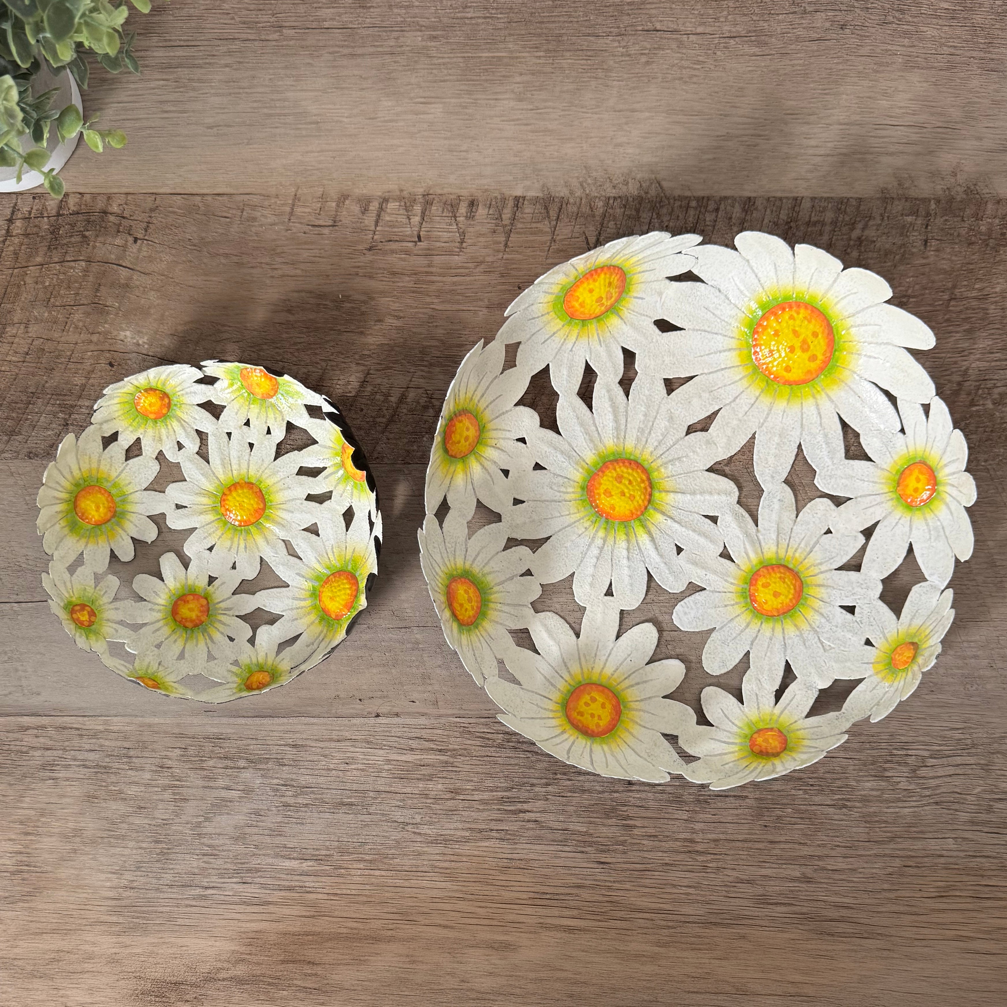 Metal Daisy Bowl