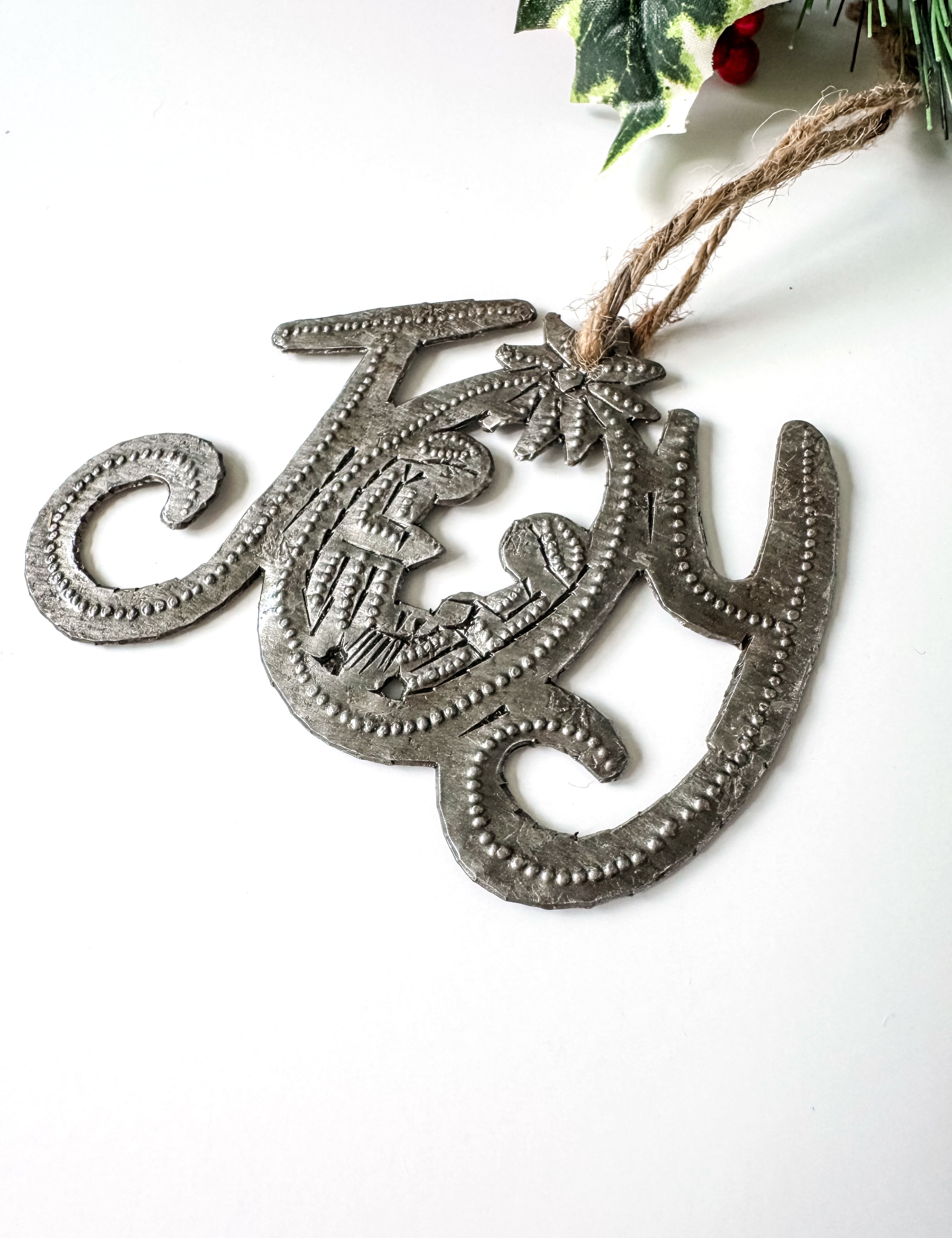 Thevenin-Joy-Nativity-Ornament-2.jpg