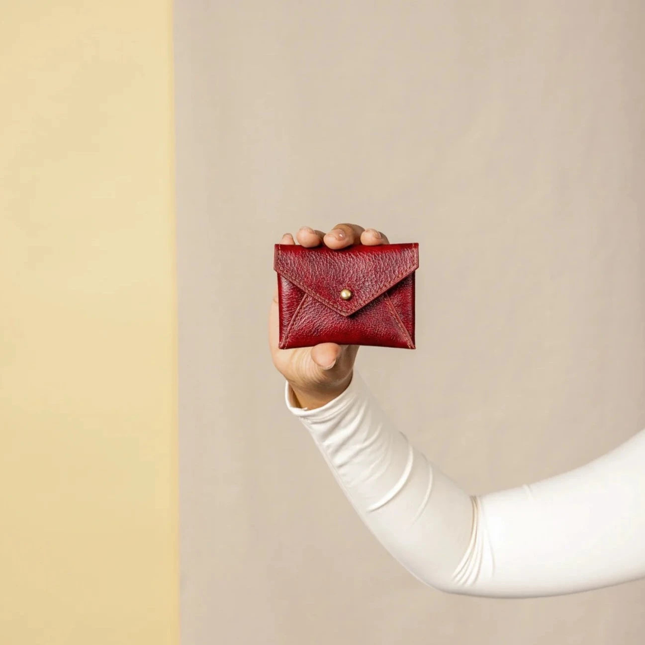 coin-pouch-ethically-crafted-accessories-front-view_1323x1800_jpg.webp