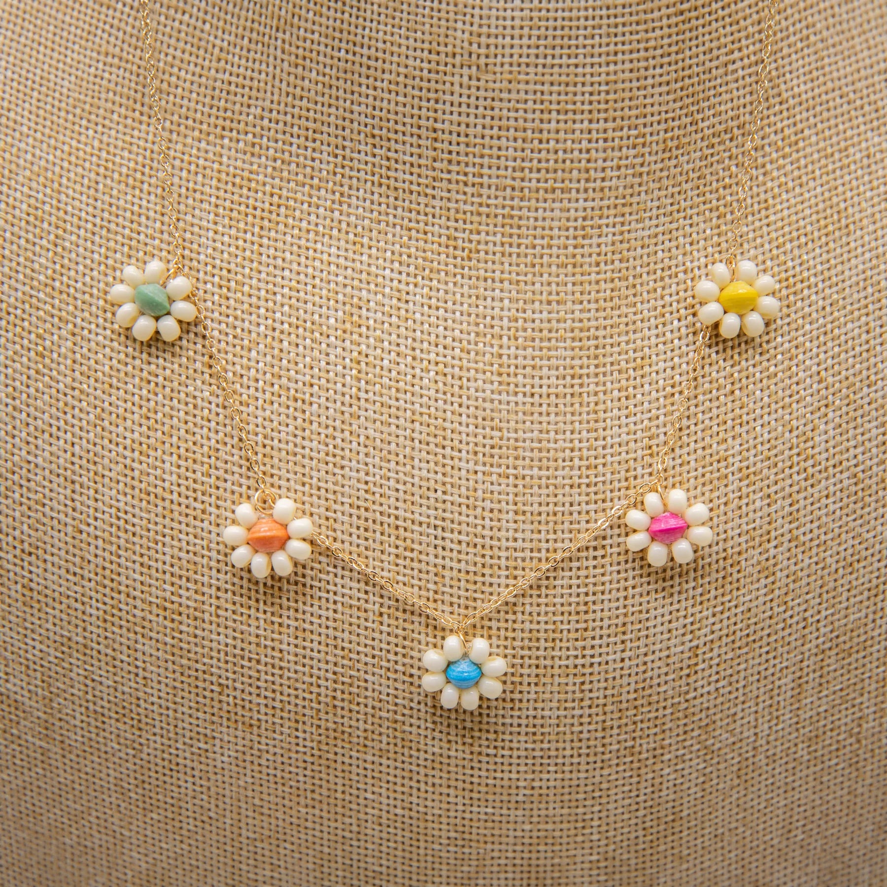 daisy-necklace_multi.jpg