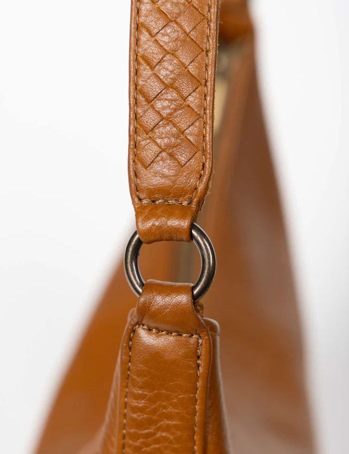 saddle-shoulder-bag-honey-exterior-view_cd0c5734-2d55-48d3-b1cd-8b6ae835a47a_jpg.webp