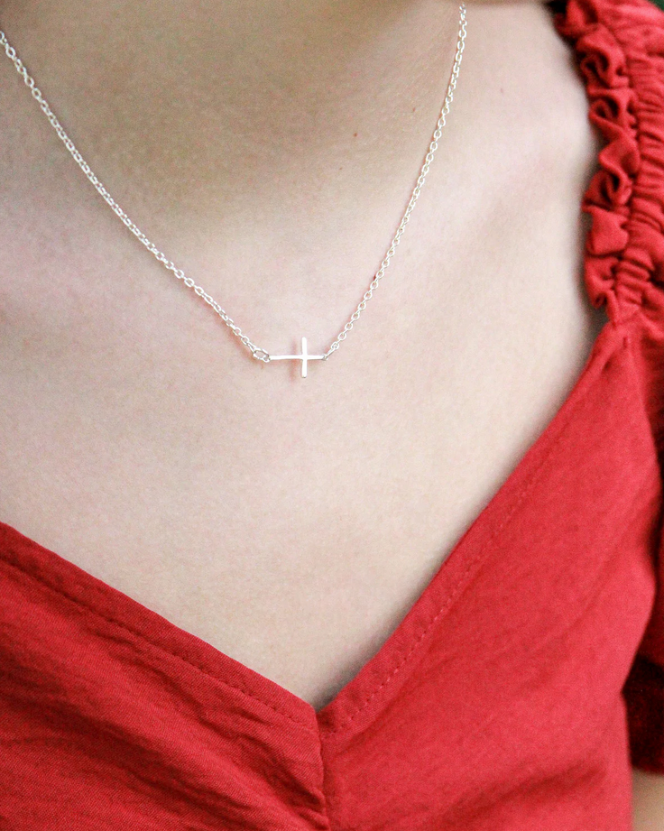 Collana in acciaio con pendente croce | Myriam Collana in acciaio con pendente croce | Myriam
